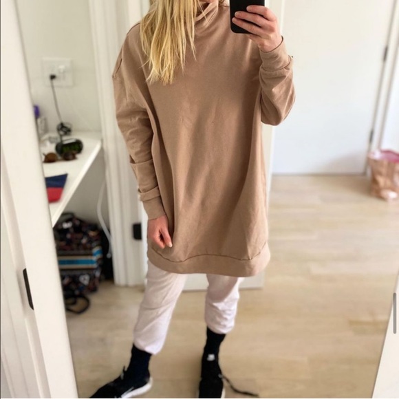 The Frock NYC cozy t taupe - Picture 2 of 2